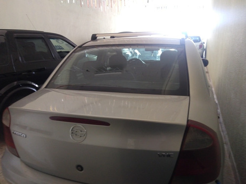 Imagem 5 de 10 de Chevrolet Corsa Sedan 2005 1.0 Maxx 4p