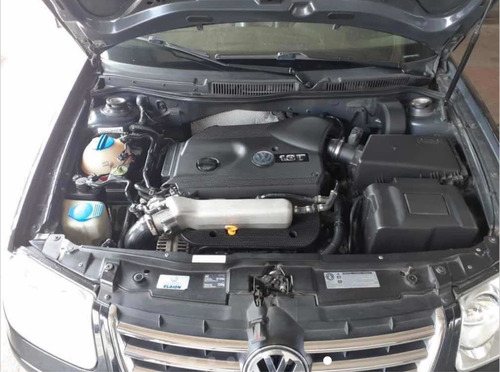 Volkswagen Bora 1.8 Highline T 180cv Cuero