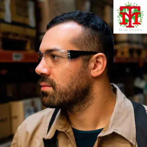 Gafas de Seguridad: Un Escudo para los Ojos en el Lugar de Trabajo 