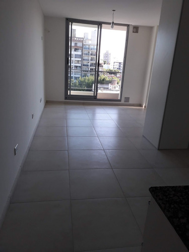 Imagen 4 de 16 de Monoambiente Balcón, Edificio Con Pileta Msr.