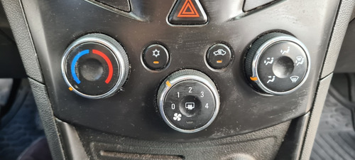 Imagen 2 de 14 de Chevrolet Tracker Ls 2013