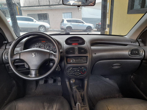 Imagem 9 de 11 de Peugeot 206 Sw Presence 1.4 (flex) Flex Manual
