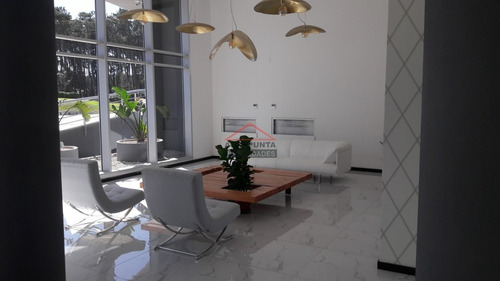 Apartamento En Brava, 1 Dormitorio- Ref: 2943