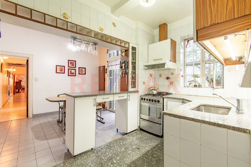 Venta Casa 4 Amb Boedo Cochera, Quincho Y Patio