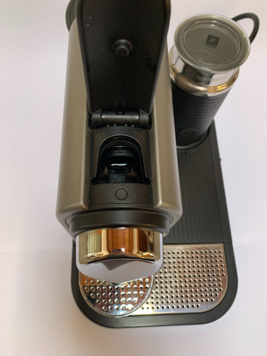 Cafetera Nespresso Citiz & Milk C120 Plateada Plateado (Usado)
