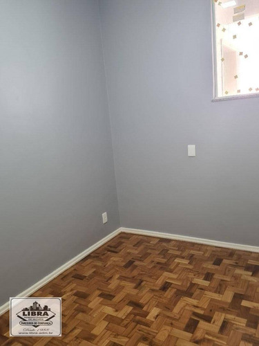 Imagem 8 de 16 de Apartamento Todo Reformado, 2 Quartos Com Armários, Sala, Varandão Fechada, Banheiro Social, Cozinha Planejada, Área E Banheiro De Empregada - Ap0216