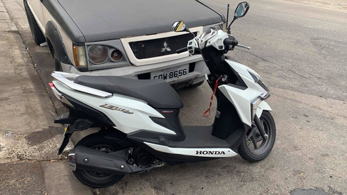 Imagem 3 de 8 de Honda Elite