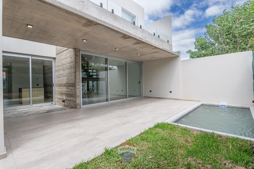 Venta Cañuelas Chico Duplex 3 Dorm. A Estrenar Cba