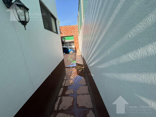 Casa Sola De Dos Niveles En Venta, En Privada Con Vigilancia En Lomas Tetela, Cuernavaca Morelos