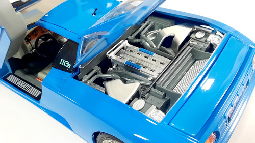 Miniatura Bugatti Eb 110 Turbo 1993 1:18 Burago Italiana (Usado)