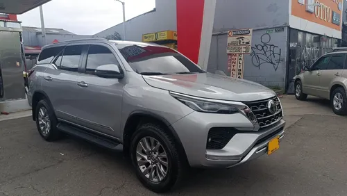 Toyota Fortuner Srv 2.4 Diesel 4x2 At 2023