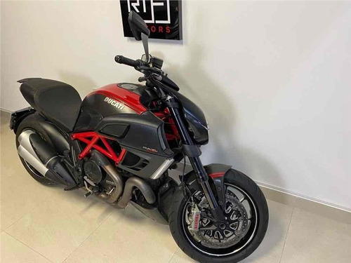 Imagem 10 de 11 de Ducati Diavel Carbon