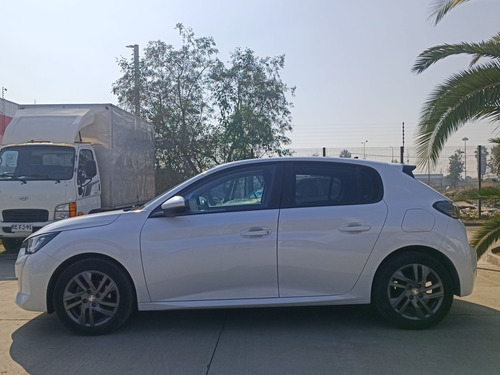 Peugeot 208 2021