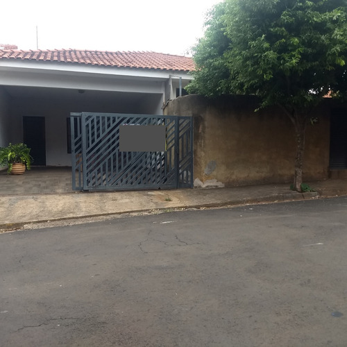 Casa Elegante C/ Suite-8 Cômodos + Edícula Separada(3 Cômodos)