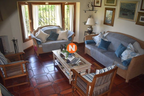 Casa A La Venta En Punta Del Este, Zona Paradas- Ref: 214367