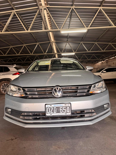Volkswagen Vento 2.5 Advance Plus 170cv