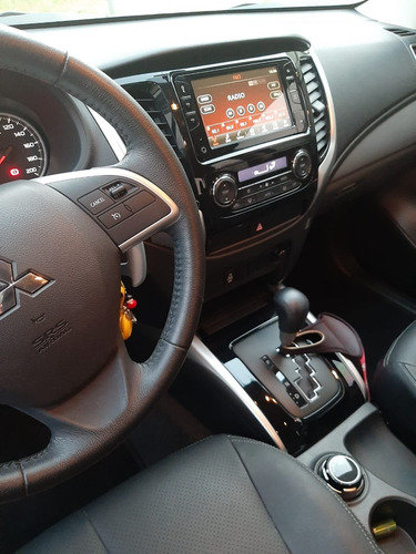 L200 Triton Hpe 2.4 (4x4) - 2019 - Extremamente Nova !!!