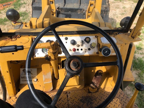 Pá Carregadeira Caterpillar 930r - Ano 1987 - Trabalhando
