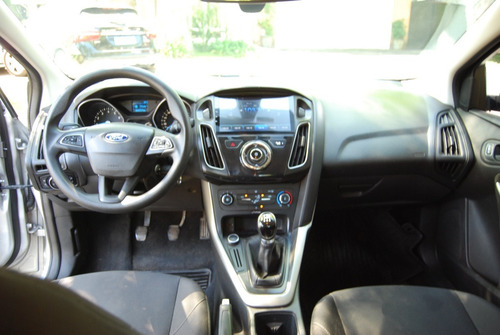 Imagen 9 de 15 de Ford Focus 4p 1.6l N Mt S 2017