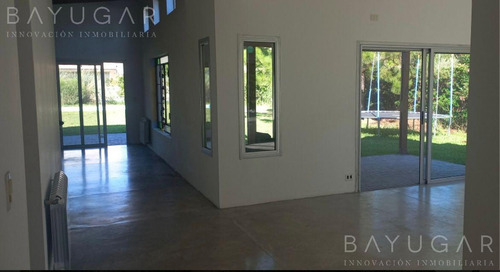 Venta- Casa En Barrio Marinas Del Pilar (acepta Propiedad Caba Parte De Pago)- Pilar