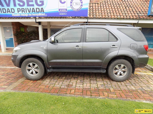 Toyota Fortuner Srv 3.0cc At Aa
