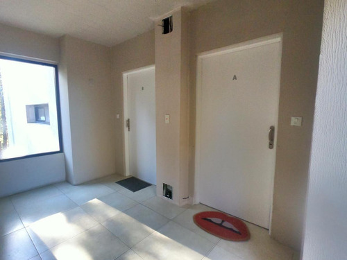 Imagen 2 de 30 de Departamento Venta Pilar!!