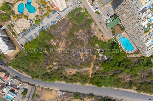 Parcela A La Venta Urb Playa Grande Con La Mejor Vista De La Zona,ideal Para Desarrollar Hotel Premium Y/o Viviendas Vacacionales.24-18608gm
