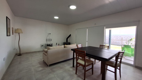 Casa A La Venta, Dos Habitaciones.