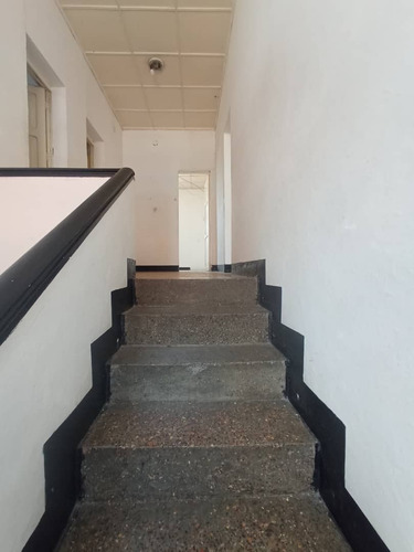 Casa Con Local En Barrio Obrero En Venta