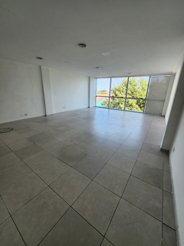 Oficinas 74 Mt2 En Complejo Florida Office