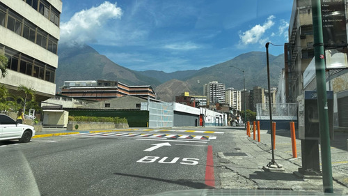 Venta Excelente Galpón En Boleíta Sur!! Oportunidad De Inversión!!!