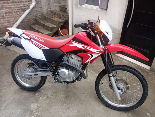 Permuto Por Auto, Ofertas Razonables. Se Va Transferida.
