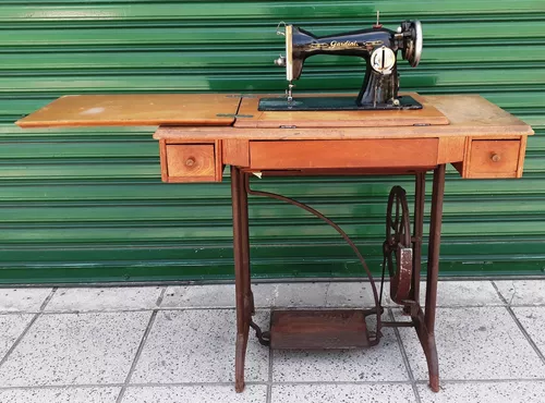 MUEBLE MADERA PARA MAQUINA DE COSER 2 PUERTAS - Máquinas de coser Aparicio