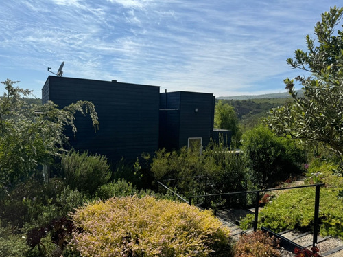 Cómoda Casa Con Vista Al Valle.