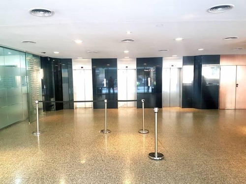 Imagen 2 de 9 de Oficinas En Alquiler En San Martin 140