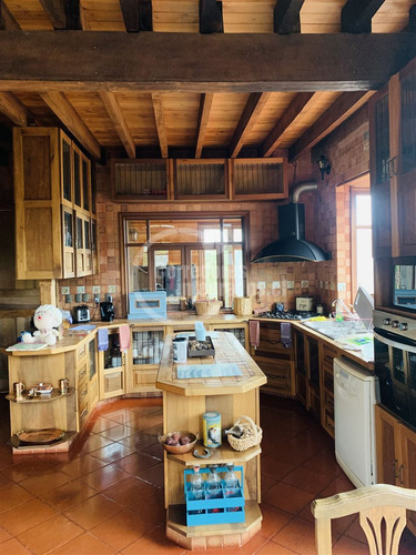 Casa En Venta De 4 Dorm. En Puerto Varas
