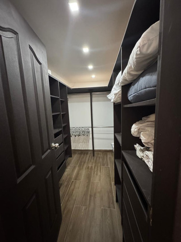 Alquiler De Apartamento Dúplex En Urb. Miranda