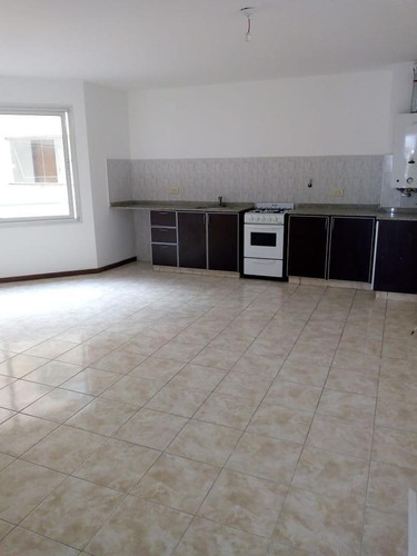 Imagen 5 de 11 de B° Alta Cordoba - Un Dormitorio Con Balcón - Pileta Y Quincho