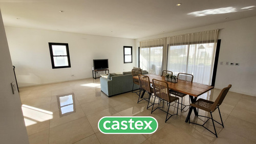 Casa En Venta En Araucarias, Puertos Escobar