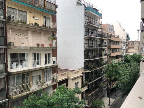 Se Vende Con Renta - Azcuenaga 1541 - Muy Lindo Departamento En Recoleta