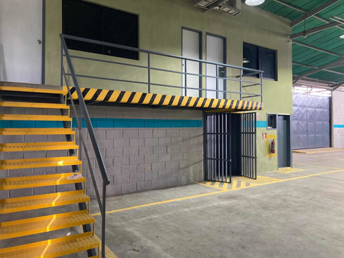 Imagen 16 de 16 de Alquiler De Galpón En Valencia 670 M2 Recién Remodelado