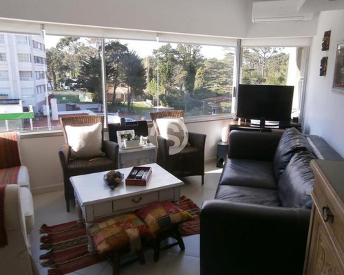 Muy Lindo Apartamento- Ref: 1016