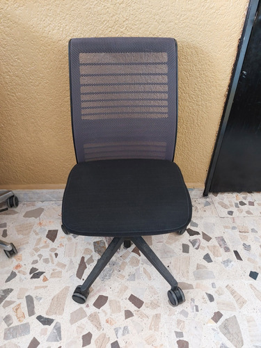 Steelcase Think Negro