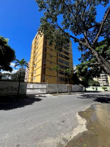 Se Vende Apartamento 108m2. Montalban.