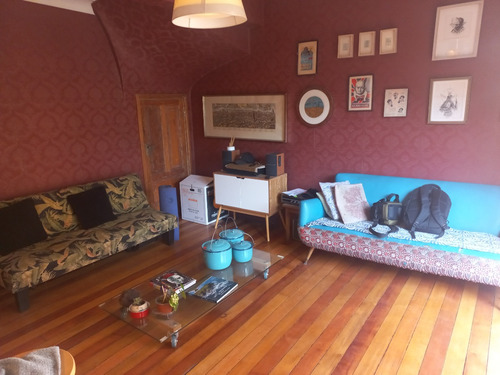 Cómoda Casa De 2 Pisos En Setor Residencial Consolidado