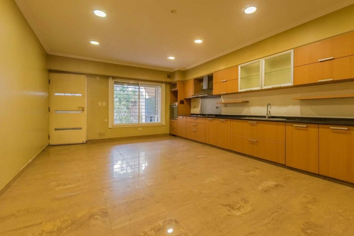 Imagen 10 de 30 de Venta De Casa De Categoría En Parque Chacabuco
