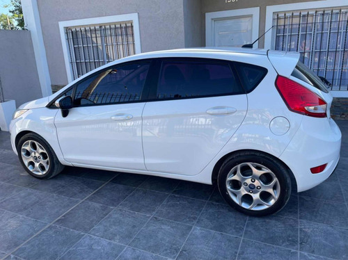 Ford Fiesta Kinetic Design 1.6 Design 120cv Titanium 2012