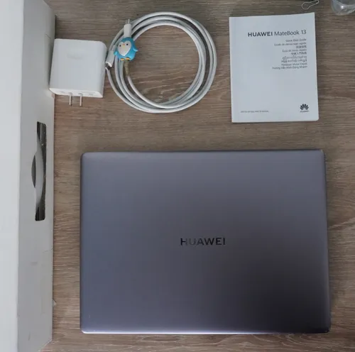Matebook 13 Space Gray 8gb Ram - 512gb Ssd - Intel Core I5 (Usado)