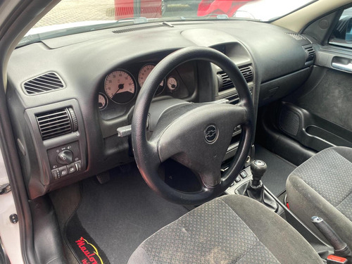 Chevrolet Astra Hatch Advantage 2.0 08v(140cv)