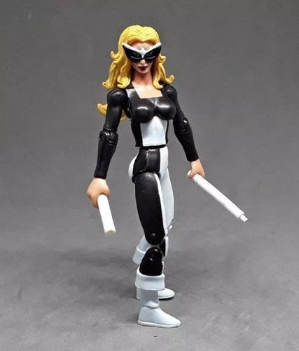 Boneca Action Figure Harpia Marvel Universe 10 Cm Hasbro B52